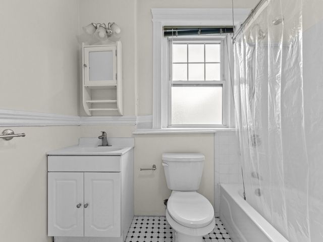 35 Queensberry 22, Boston, MA 02215