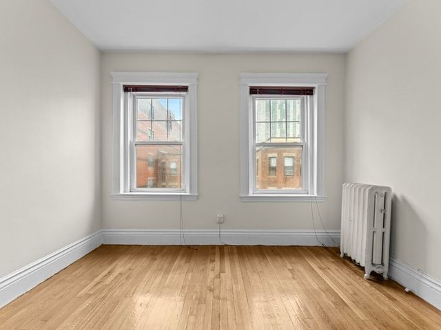 35 Queensberry 22, Boston, MA 02215