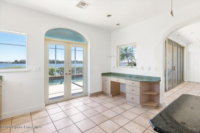 2 Sea Horse Lane, Vero Beach, FL 32960