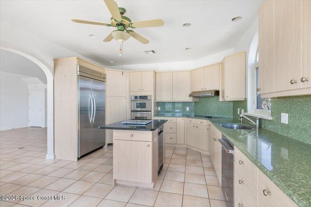 2 Sea Horse Lane, Vero Beach, FL 32960