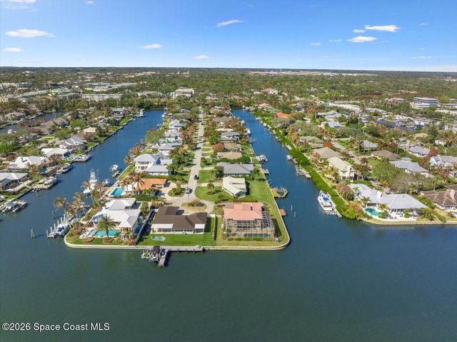 2 Sea Horse Lane, Vero Beach, FL 32960