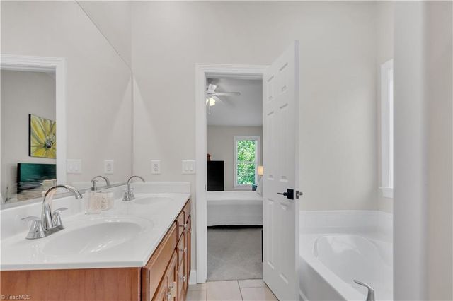 4982 Wyngate Village Drive, Winston-salem, NC 27103