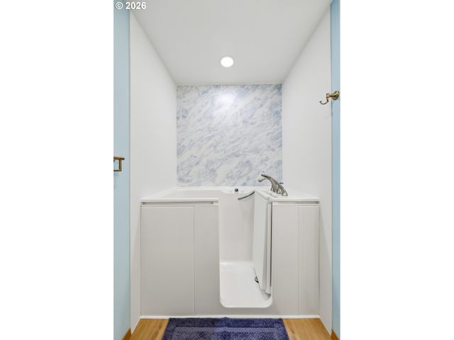 12807 Ne 43RD Cir, Vancouver, WA 98682