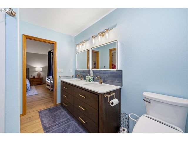 12807 Ne 43RD Cir, Vancouver, WA 98682