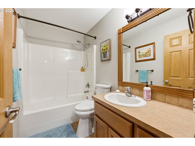 12807 Ne 43RD Cir, Vancouver, WA 98682