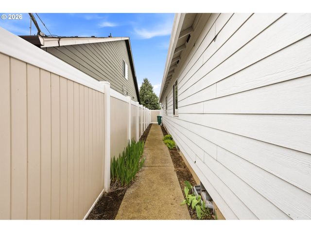 12807 Ne 43RD Cir, Vancouver, WA 98682