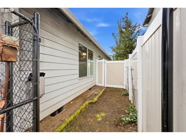 12807 Ne 43RD Cir, Vancouver, WA 98682