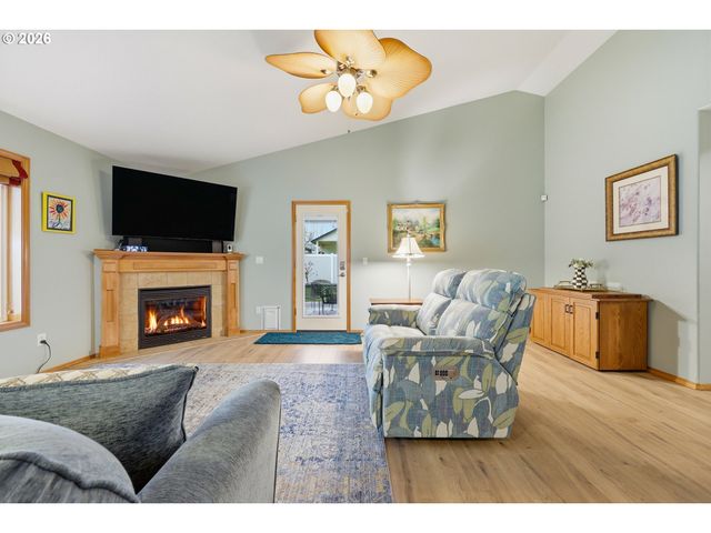 12807 Ne 43RD Cir, Vancouver, WA 98682