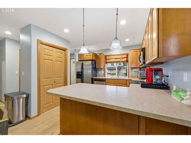 12807 Ne 43RD Cir, Vancouver, WA 98682