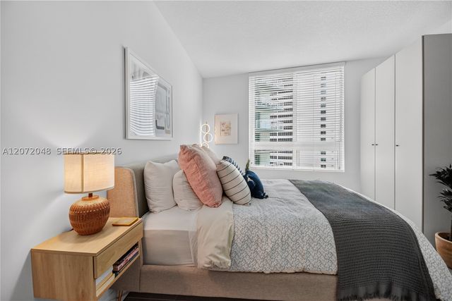 1900 N Bayshore Dr 2019, Miami, FL 33132