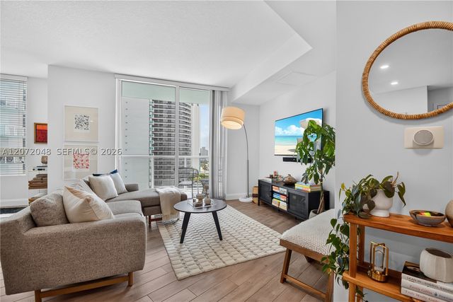 1900 N Bayshore Dr 2019, Miami, FL 33132