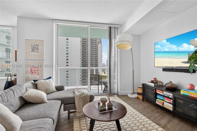 1900 N Bayshore Dr 2019, Miami, FL 33132