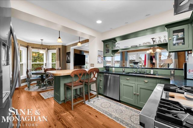142 St Clair River Drive, Algonac, MI 48001