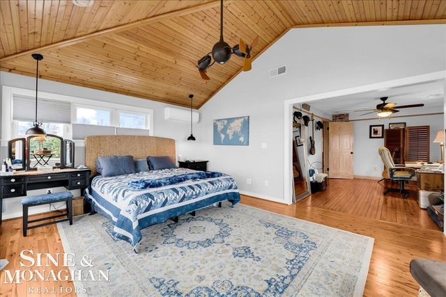 142 St Clair River Drive, Algonac, MI 48001