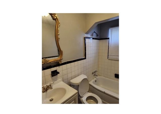 18111 Mitchell Street, Detroit, MI 48234
