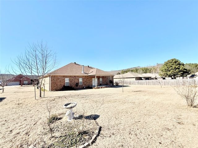 104 Angelfish Avenue, Russellville, AR 72802