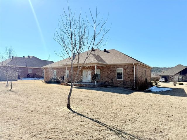 104 Angelfish Avenue, Russellville, AR 72802