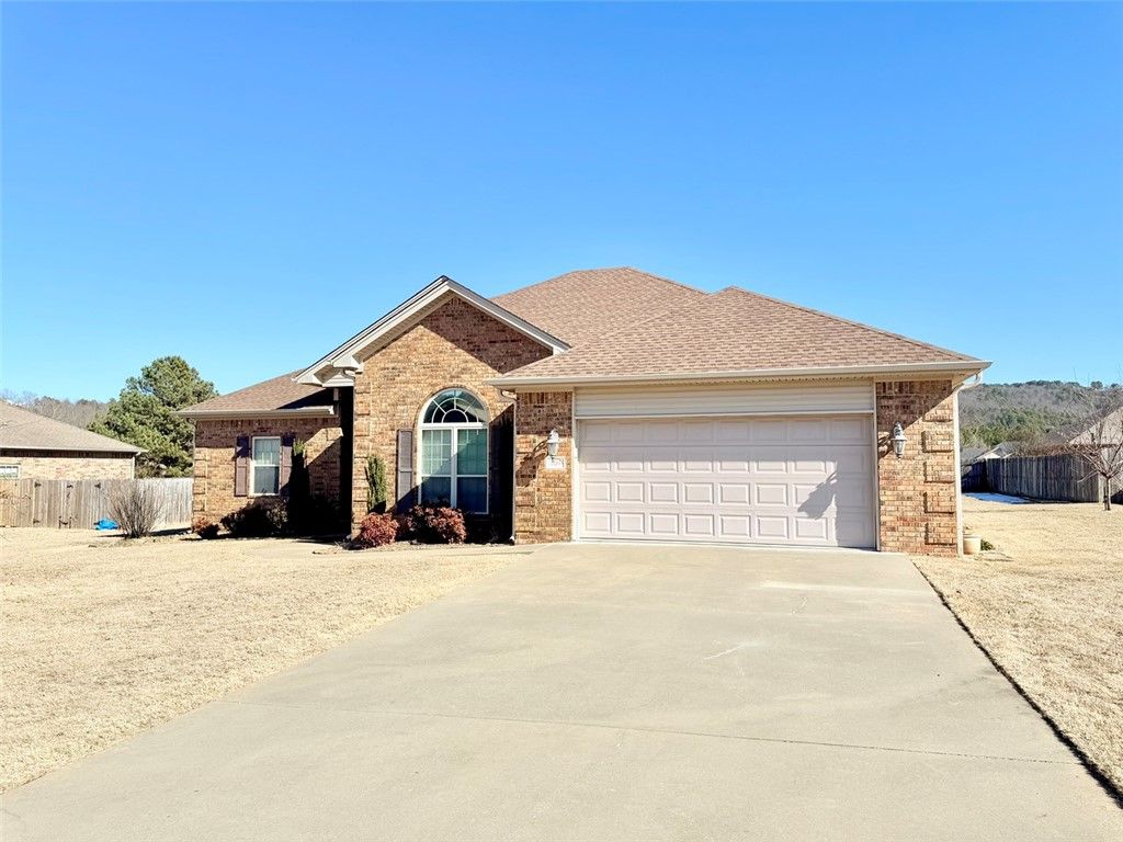 104 Angelfish Avenue, Russellville, AR 72802