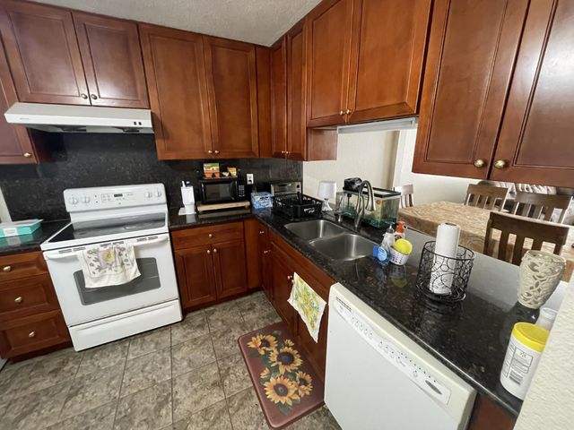 2264 Piccardo Cir, Stockton, CA 95207