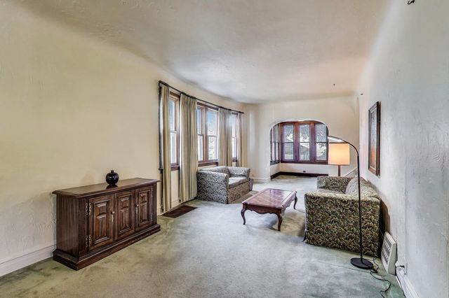 3850 N Kildare Avenue, Chicago, IL 60641