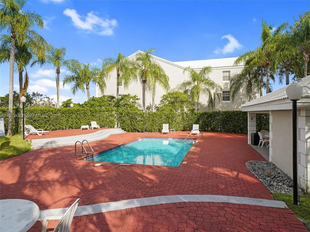 2871 N Oakland Forest Dr 210, Oakland Park, FL 33309