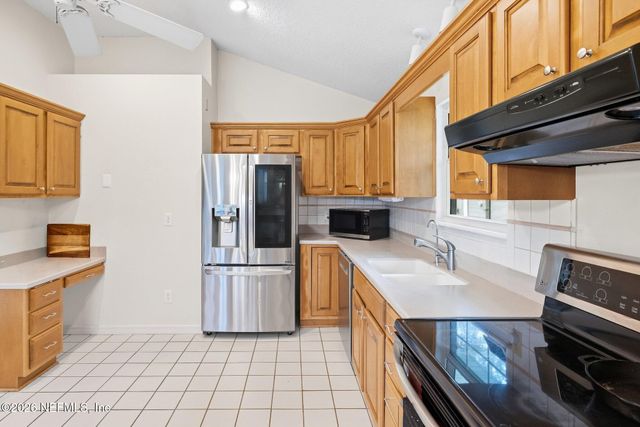 11405 BEECHER Circle W, Jacksonville, FL 32223