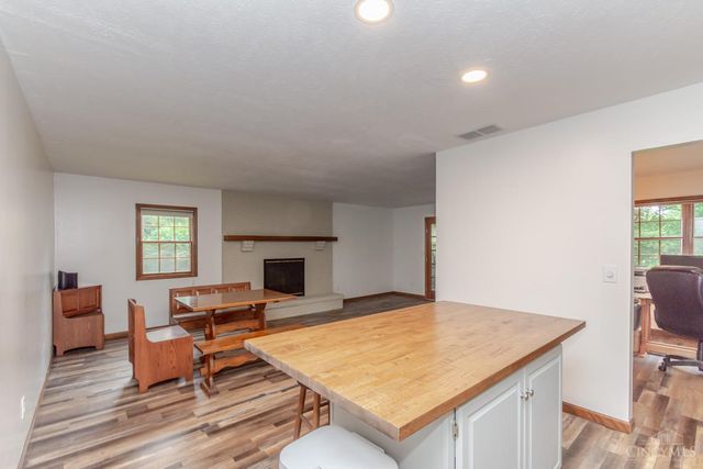 10035 Mallet Drive, Washington Twp, OH 45458