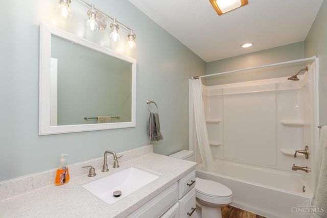 10035 Mallet Drive, Washington Twp, OH 45458