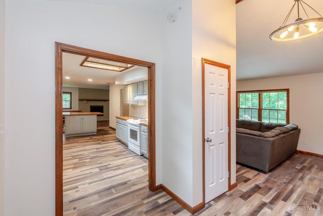 10035 Mallet Drive, Washington Twp, OH 45458