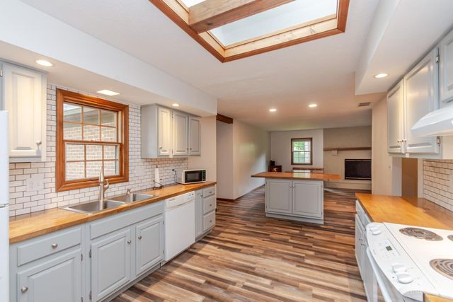 10035 Mallet Drive, Washington Twp, OH 45458
