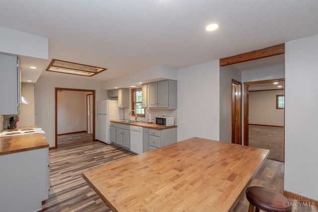 10035 Mallet Drive, Washington Twp, OH 45458