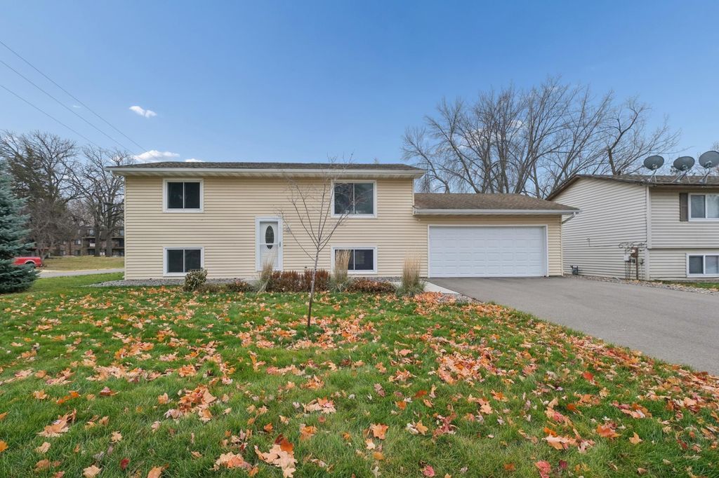 802 9th Avenue SW, Forest Lake, MN 55025