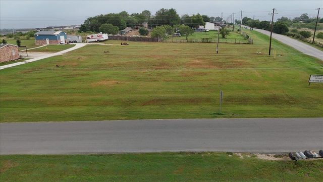 2 S Plum Creek RD, Kyle, TX 78640