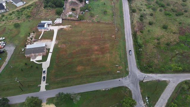 2 S Plum Creek RD, Kyle, TX 78640