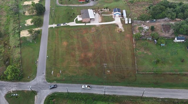 2 S Plum Creek RD, Kyle, TX 78640