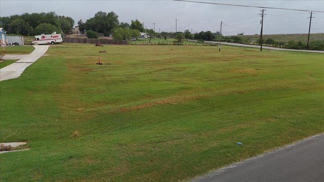 2 S Plum Creek RD, Kyle, TX 78640