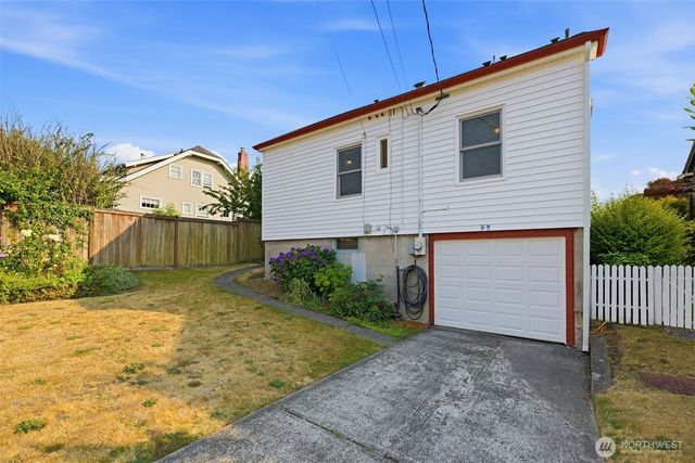 1015 N Sheridan Avenue, Tacoma, WA 98403