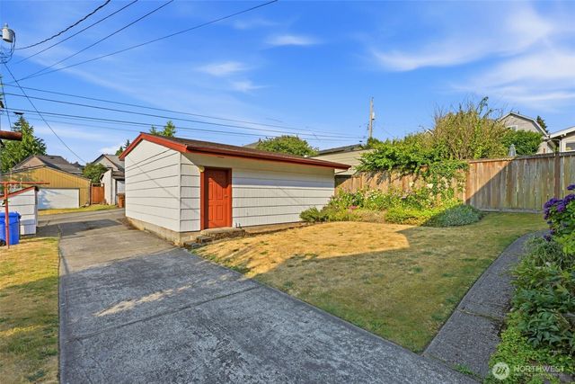 1015 N Sheridan Avenue, Tacoma, WA 98403
