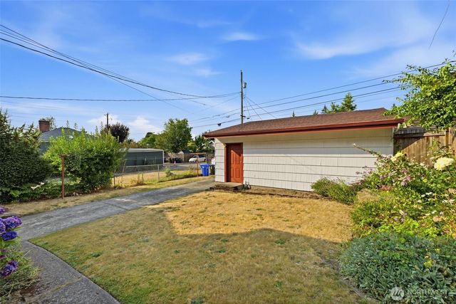 1015 N Sheridan Avenue, Tacoma, WA 98403