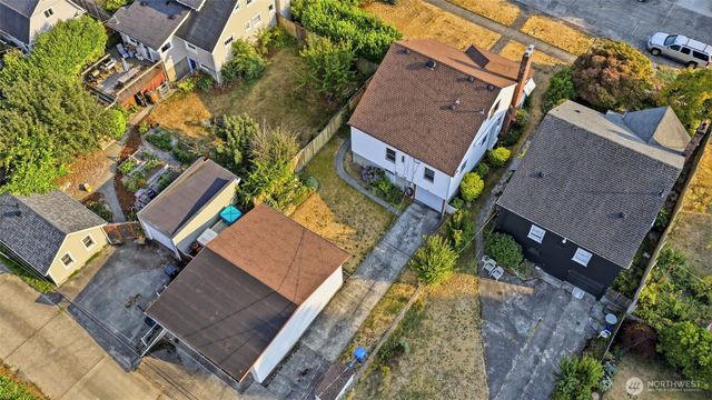1015 N Sheridan Avenue, Tacoma, WA 98403
