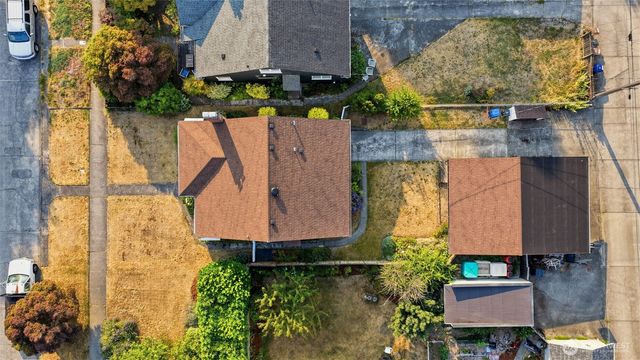 1015 N Sheridan Avenue, Tacoma, WA 98403