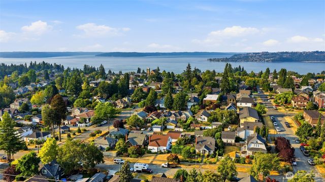 1015 N Sheridan Avenue, Tacoma, WA 98403