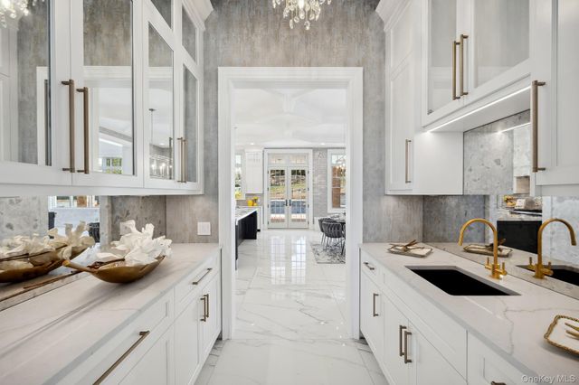 24 Landview Drive, Dix Hills, NY 11746