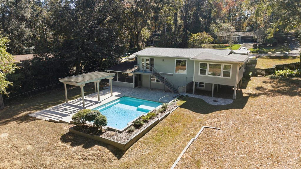 108 Ridgeland Road, Tallahassee, FL 32312