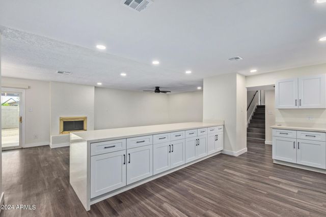 4414 S NEWBERRY Road, Tempe, AZ 85282