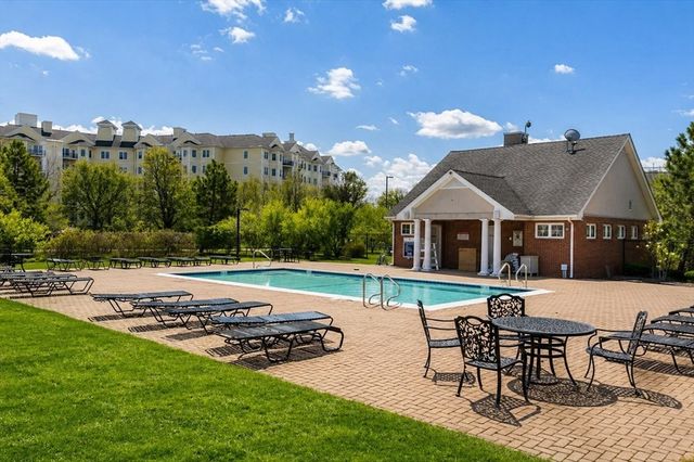 10 Seaport Dr 2217, Quincy, MA 02171