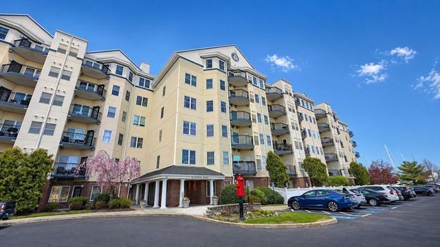 10 Seaport Dr 2217, Quincy, MA 02171