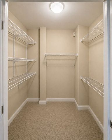 10 Seaport Dr 2217, Quincy, MA 02171