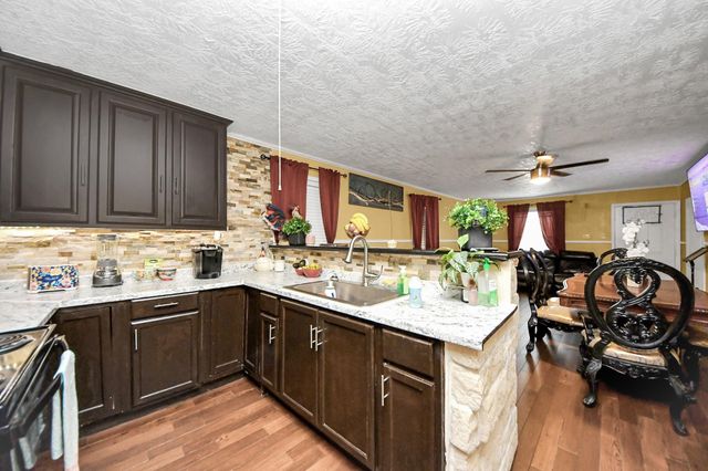 1040 County Road 5007, Cleveland, TX 77327