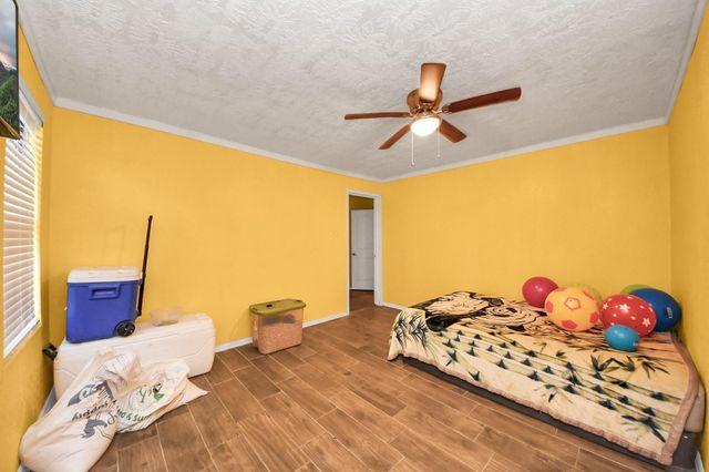 1040 County Road 5007, Cleveland, TX 77327